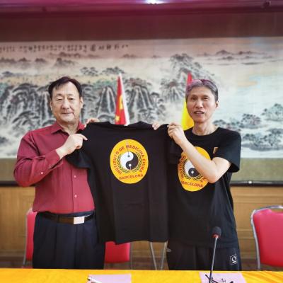 Dr. Wan Sujian y Dr. Cai Jian 