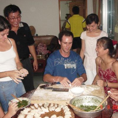 Haciendo una cena con una familia de un pueblo cerca de Beijing