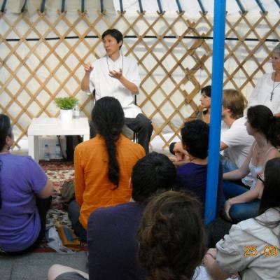 Visita a una consulta de acupuntura de monje Daoista, Beijing 2006